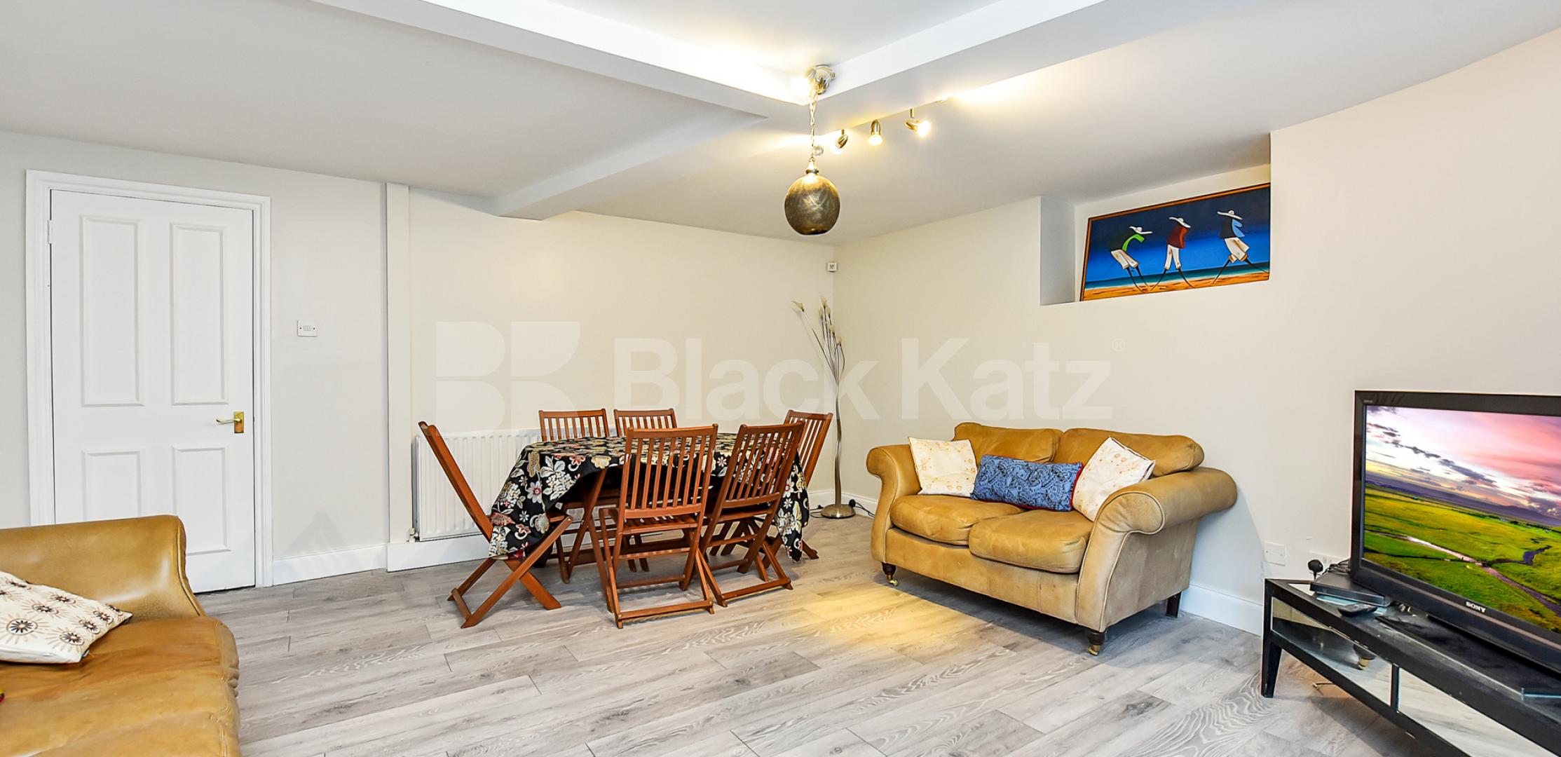 			UNDER OFFER , 2 Bedroom, 1 bath, 1 reception Apartment			 Clapham Common South Side, Clapham Common